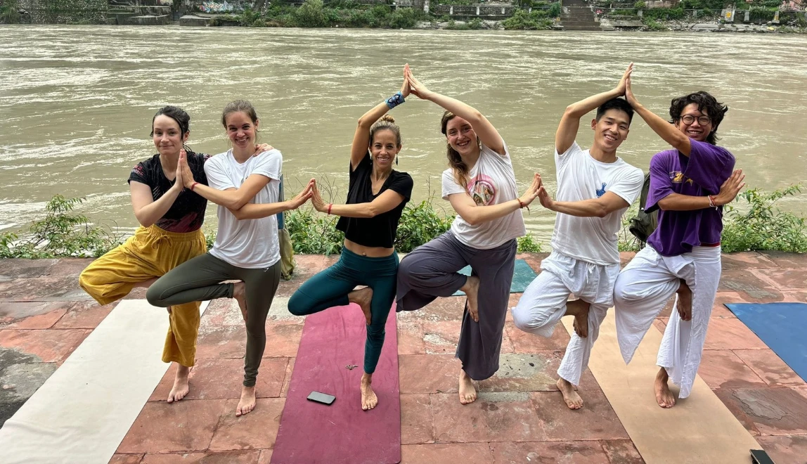 Yoga retreat in Rishikesh beside the Ganga