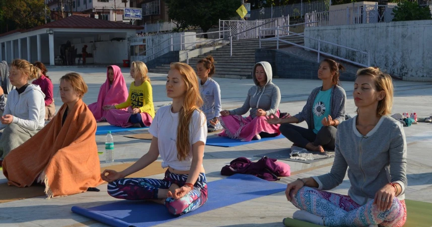 100 Hour Yoga Teacher Training in Rishikesh India