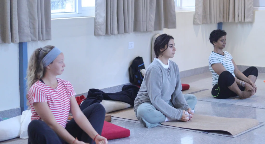 100 Hour Yoga Teacher Training In Rishikesh